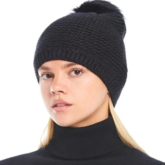 UGG Chunky Knit  Black  Pom-Pom Beanie